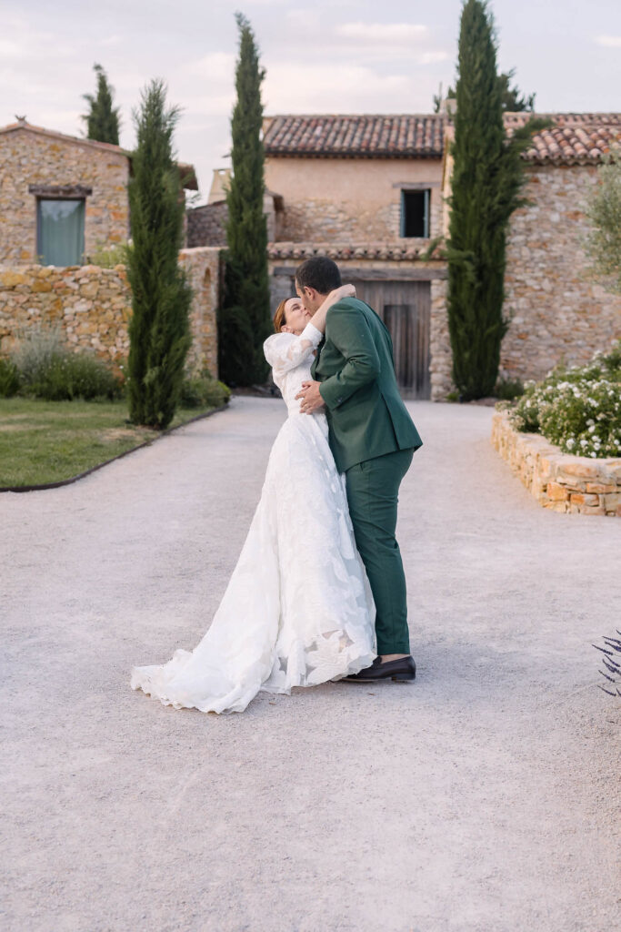 couple — mariage Grange de Javon Luberon — 22