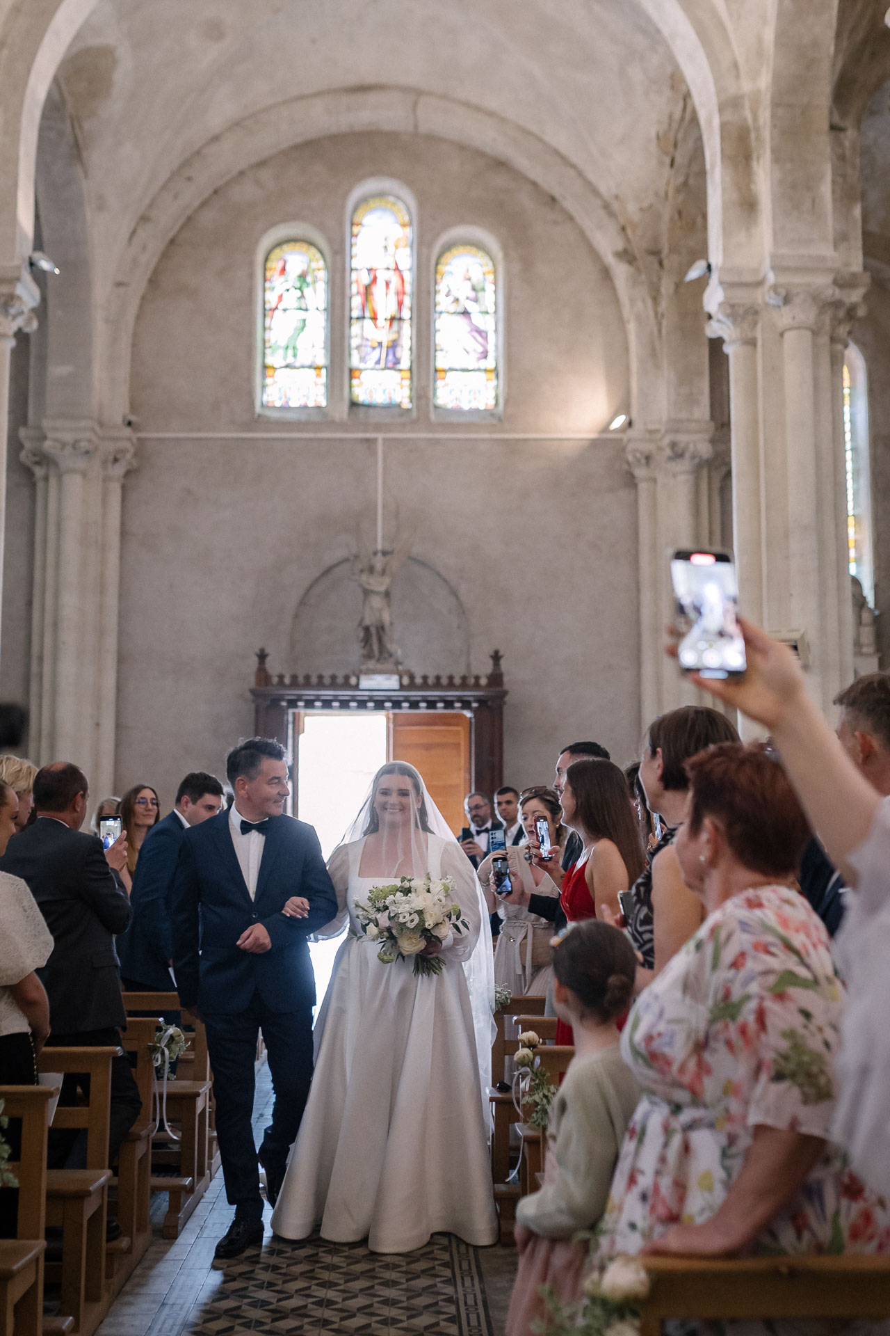 Mariage chateau Chavagnac_eglise