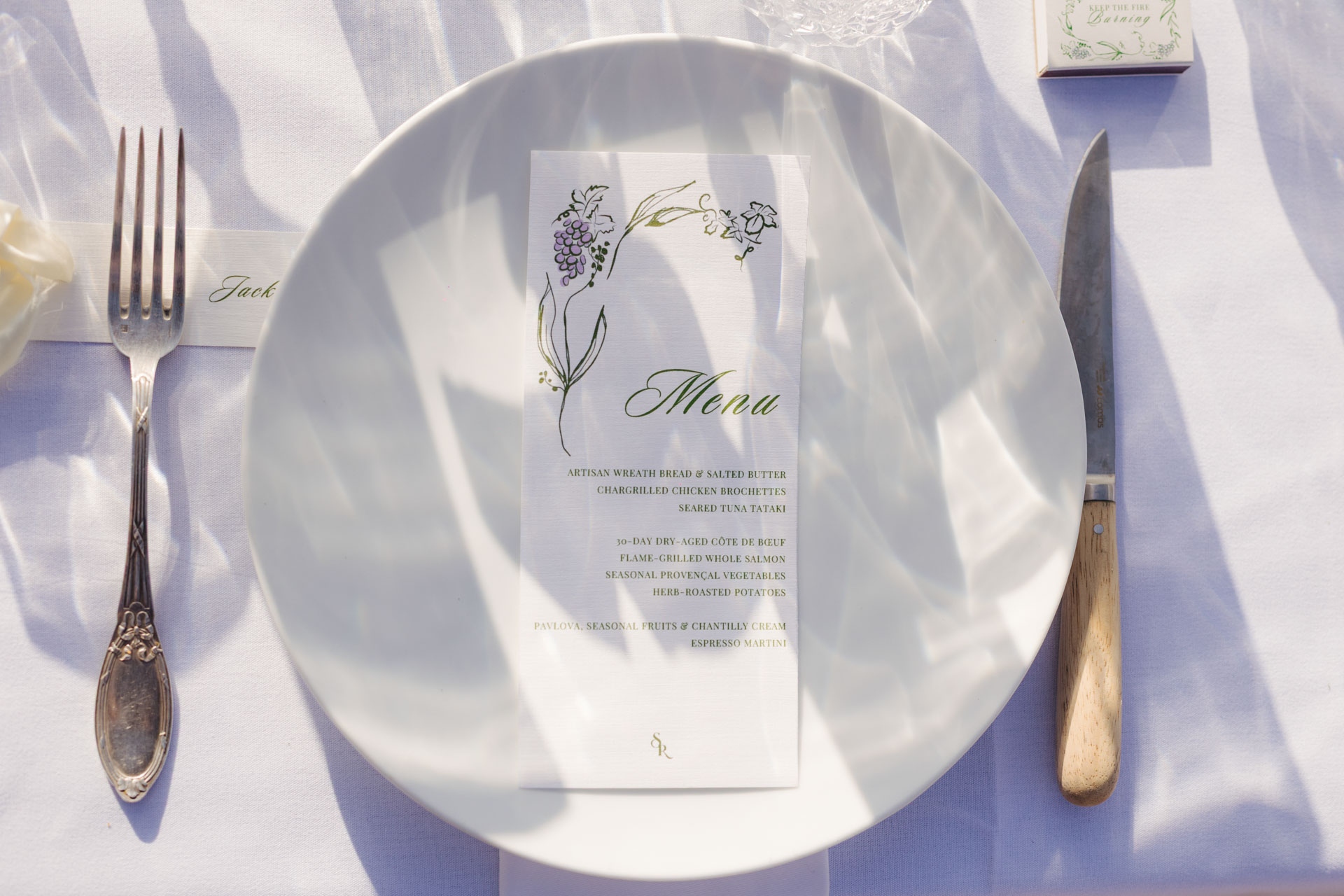 Menu card and place setting at the reception — Grange de Javon, Provence